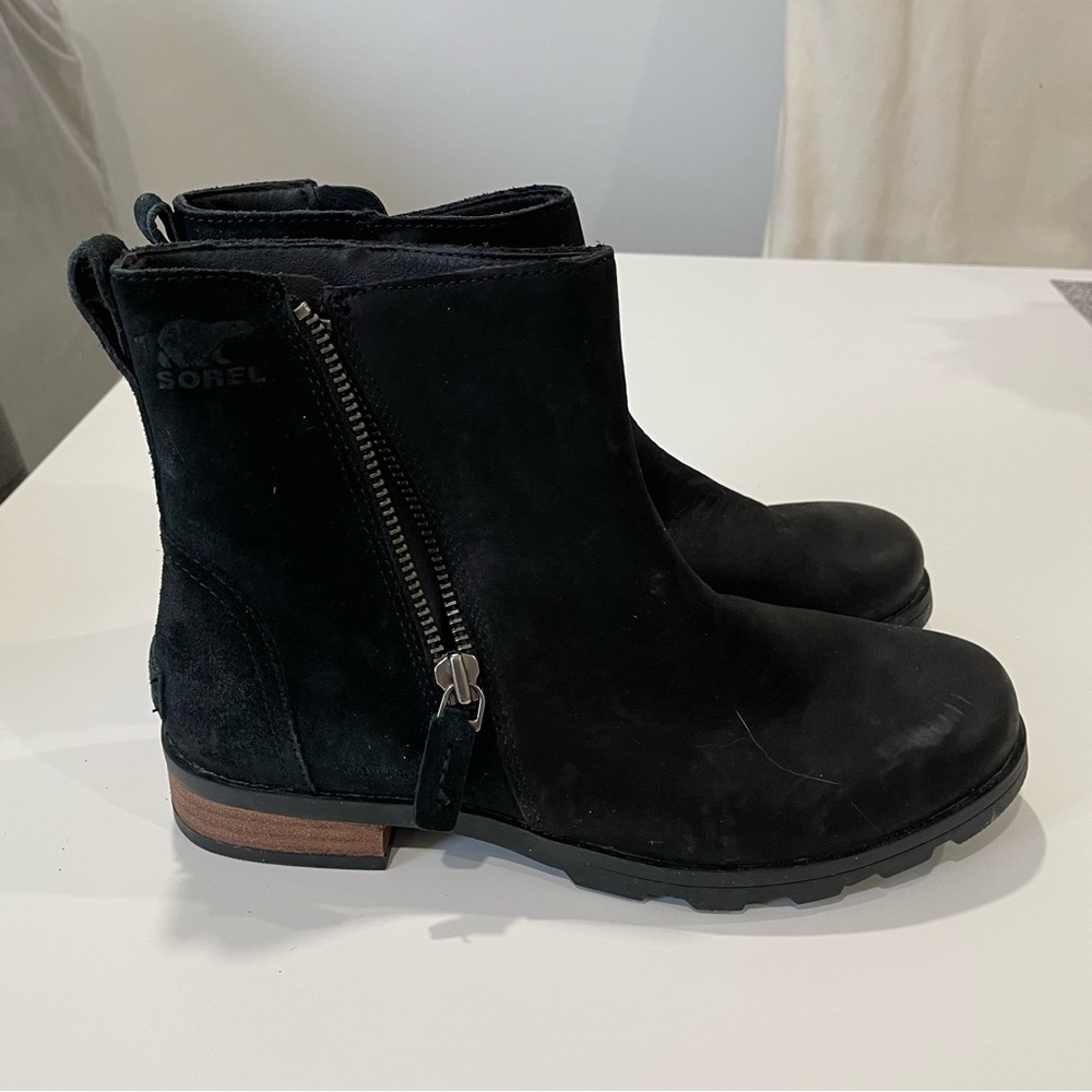 🆕 Sorel Women’s Black Suede and Nubuck Leather Ankle Boots ~ size 8. BNWOT